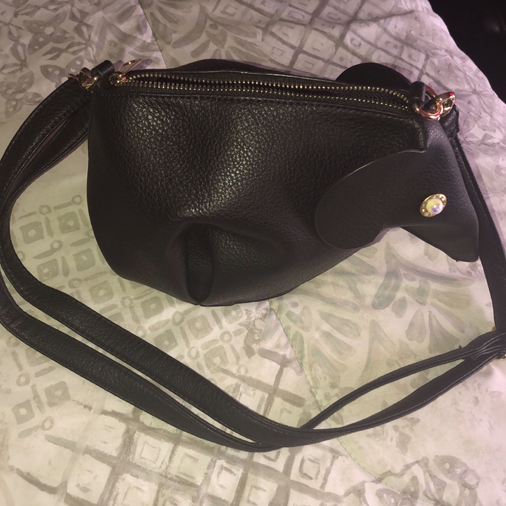 I look like elephant mini bag with straps